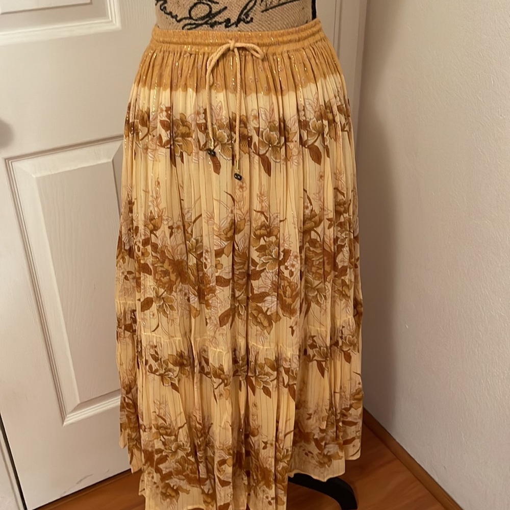 NWT Coco Lei Skirt